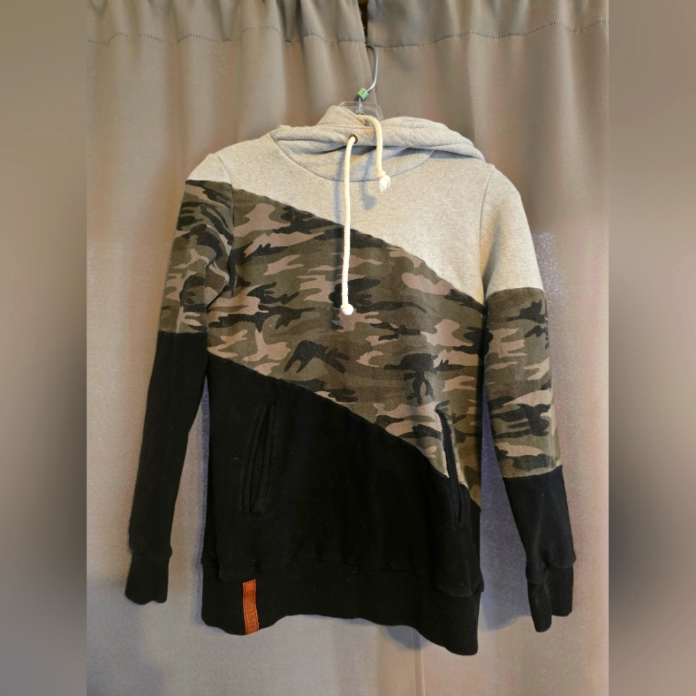 XS Amersand hoodie